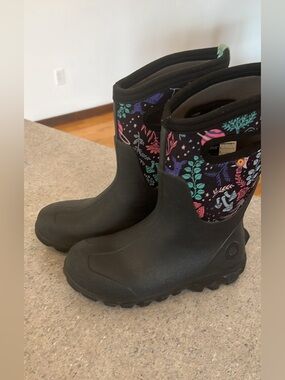 Bogs Kids Black Boots size 2